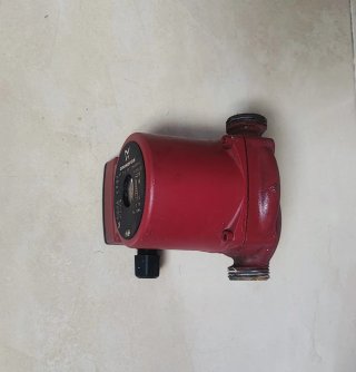 Bomba Grundfos UPS 15-50 130 Seminueva