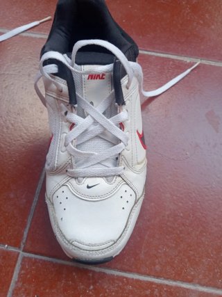 Zapatillas Nike Hombre Blancas y Rojas