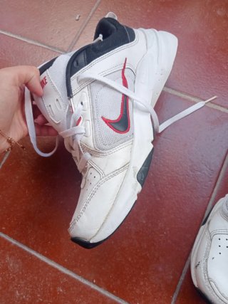 Zapatillas Nike Hombre Blancas y Rojas