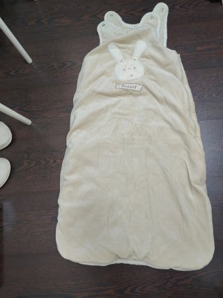 Saco de bebé con diseño de conejo