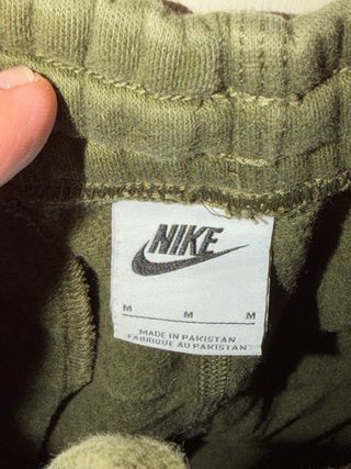 Pantalón chándal Nike verde oliva