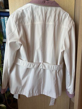 Chaqueta blanca y rosa