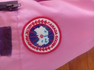 Cazadora Canada Goose Rosa con Capucha y Pelo