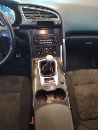 Peugeot 3008 2011