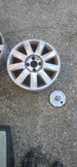 Llantas Renault 16 Pulgadas 4 tornillos