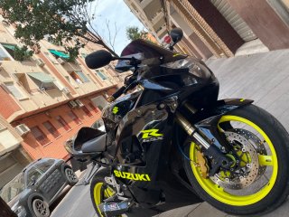 Suzuki GSXR 600 A2 Sportbike Negra y Amarilla