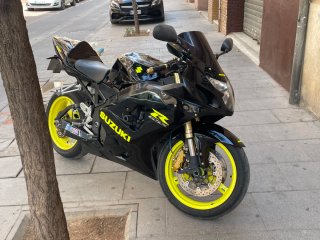 Suzuki GSXR 600 A2 Sportbike Negra y Amarilla