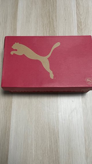 Zapatillas Puma Blancas y Negras