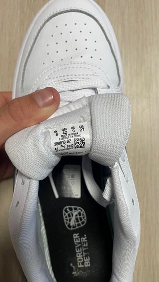 Zapatillas Puma Blancas y Negras