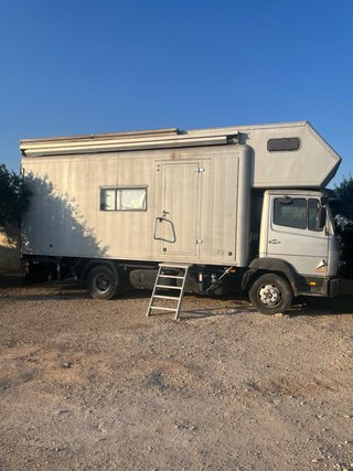 Camper completa con camion mercedes 914 año 88