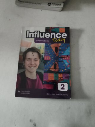 INFLUENCE TODAY 2 Student's book: libro de text...