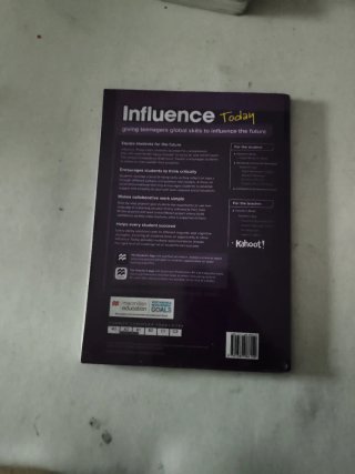 INFLUENCE TODAY 2 Student's book: libro de text...