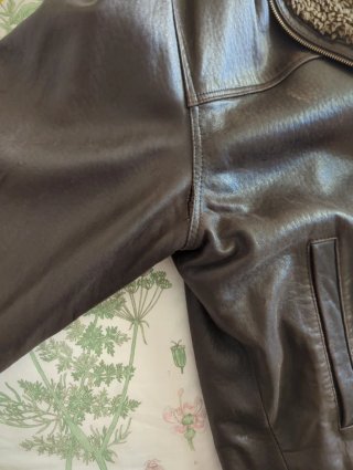 Chaqueta de cuero marrón