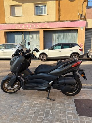 Yamaha XMAX TECH MAX verde oscuro grisaceo