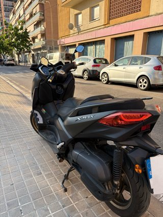Yamaha XMAX TECH MAX verde oscuro grisaceo