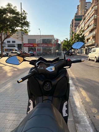Yamaha XMAX TECH MAX verde oscuro grisaceo