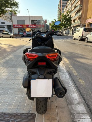 Yamaha XMAX TECH MAX verde oscuro grisaceo