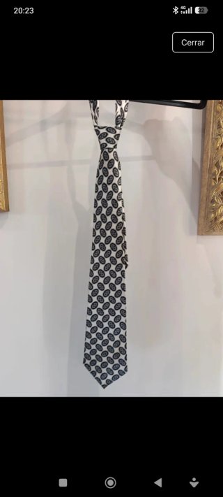 Corbata con estampado de hojas