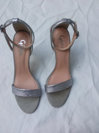 Zapatos de tacón Gina plateados