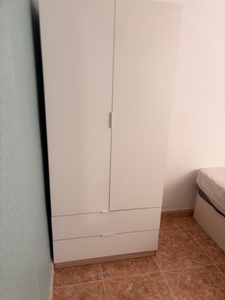 Regalo 3 armarios blancos con 2 cajones