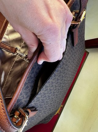 Bolso Michael Kors Grande Marrón y Dorado. No uso