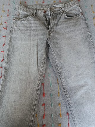 Pantalón vaquero Bershka gris T.40