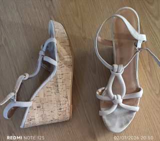 Sandalias cuña beige