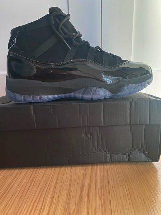 Jordan 11 Cap Gown Negro