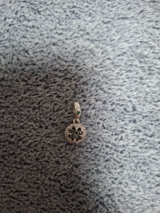 Varios charms Pandora plata y verde