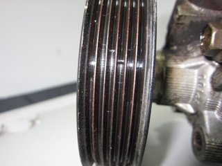 BOMBA DIRECCION TOYOTA AVENSIS WAGON (T22) 32100