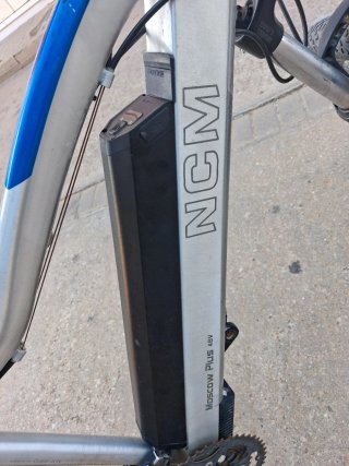Bicicleta Eléctrica NCM Plata/Azul
