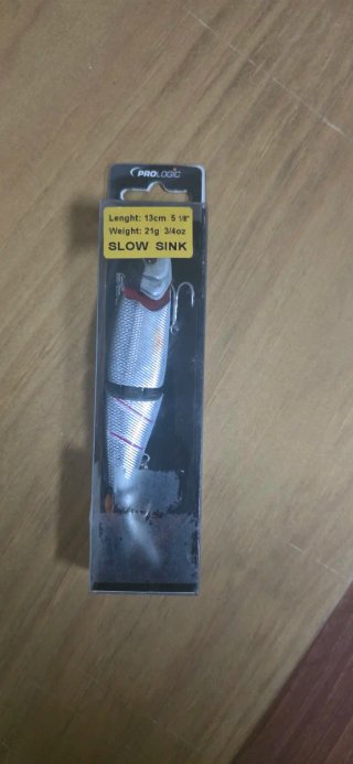 Señuelo Prologic Slow Sink 13cm