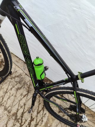 Bicicleta de Montaña Negra y Verde
