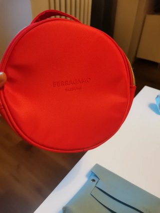 Vendo lotto assortito composto da 8 pezzi