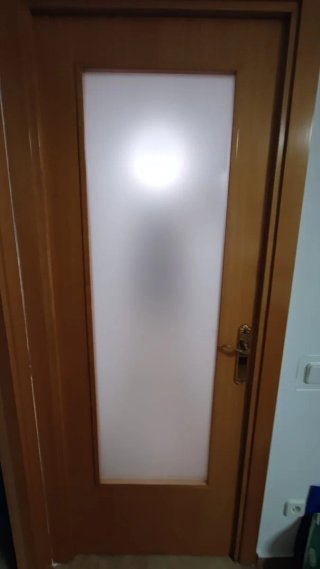Puerta madera con cristal
