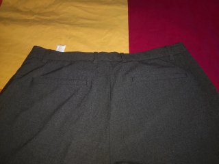 Pantalón de pinzas gris