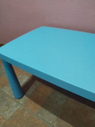 Mesa infantil azul de plástico
