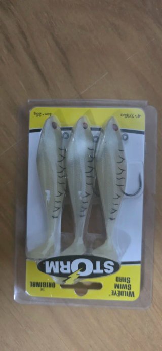 Storm Wildeye Swim Shad (Rosa y Blanco)