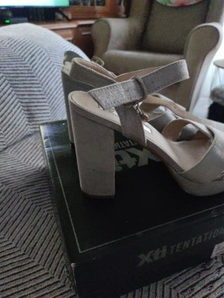 Zapatos de fiesta Xti plateados talla 37