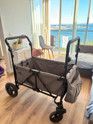 Carrito Wagon Jeep by Delta Children