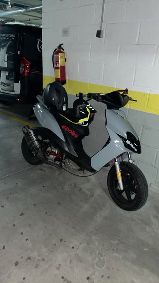 Yamaha Jog RR Negra