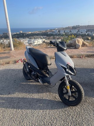 Yamaha Jog RR Negra