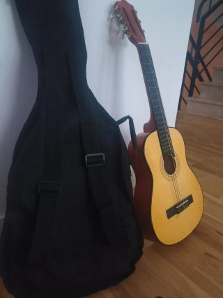 Guitarra Clásica Infantil + Funda y Afinador