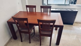 Lote mueble comedor, mesa y sillas.