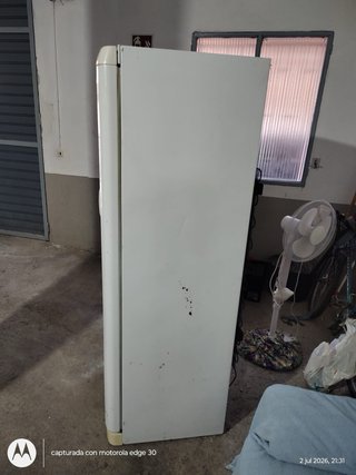 Congelatore verticale bianco