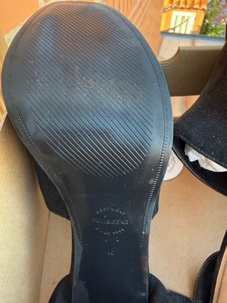 Sandalias tacón Pull&Bear serraje negro