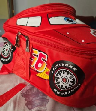 Mochila infantil coche rojo