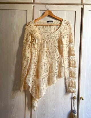 Jersey boho punto calado y flores
