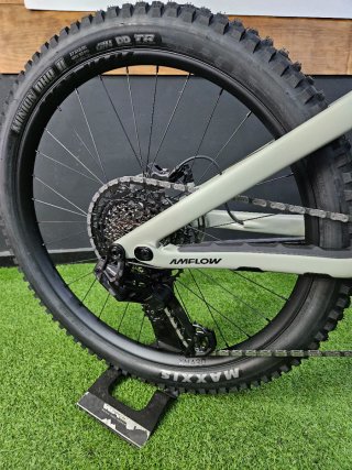 Amflow PR Carbon