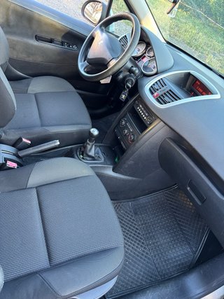 Peugeot 207 2009